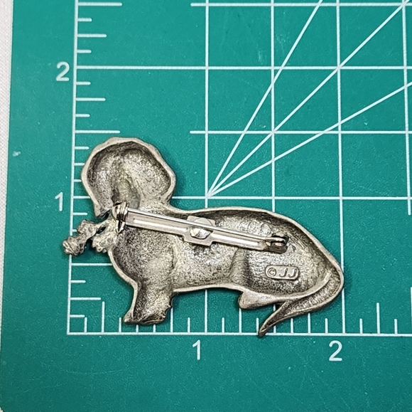 JJ Jonette Pewter Dachshund Holding Flowers Brooch Pin - Picture 3 of 9